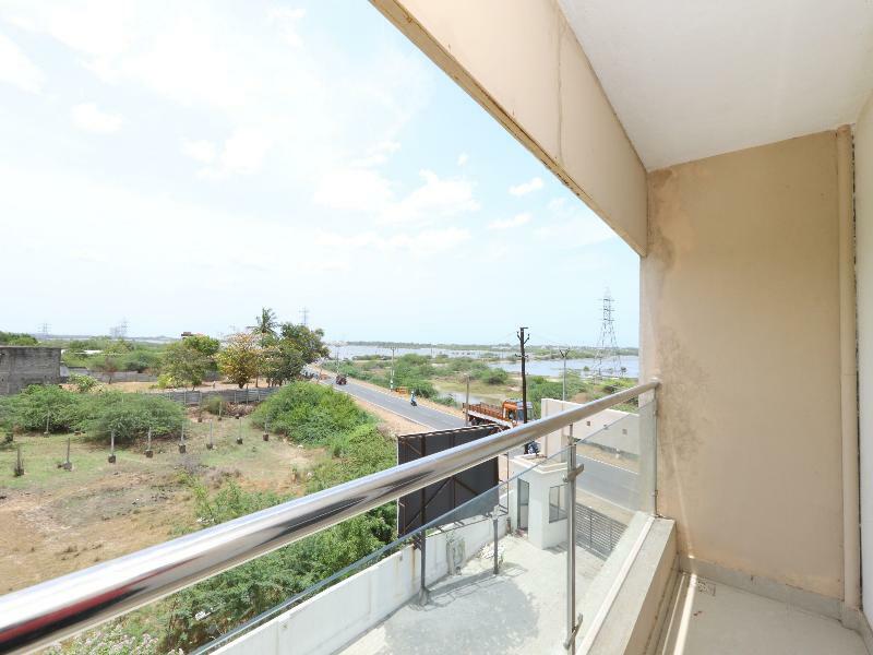 Oyo Flagship 14716 Omr Kelambakkam Hotel Chennai